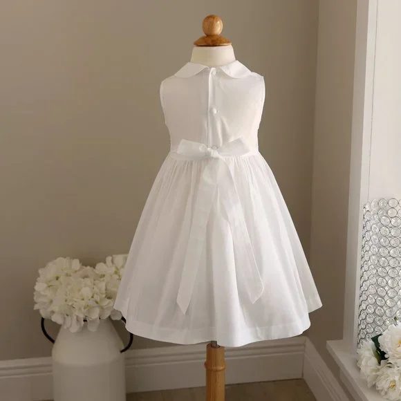 White Smocked Dress Hand Embroidery Sleeveless Luli & Me Size 3T LIKE NEW - Picture 4 of 4